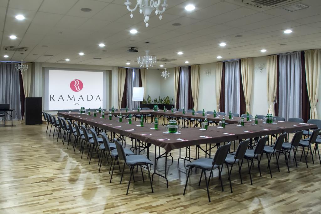 Lviv Ramada Hotel Dış mekan fotoğraf